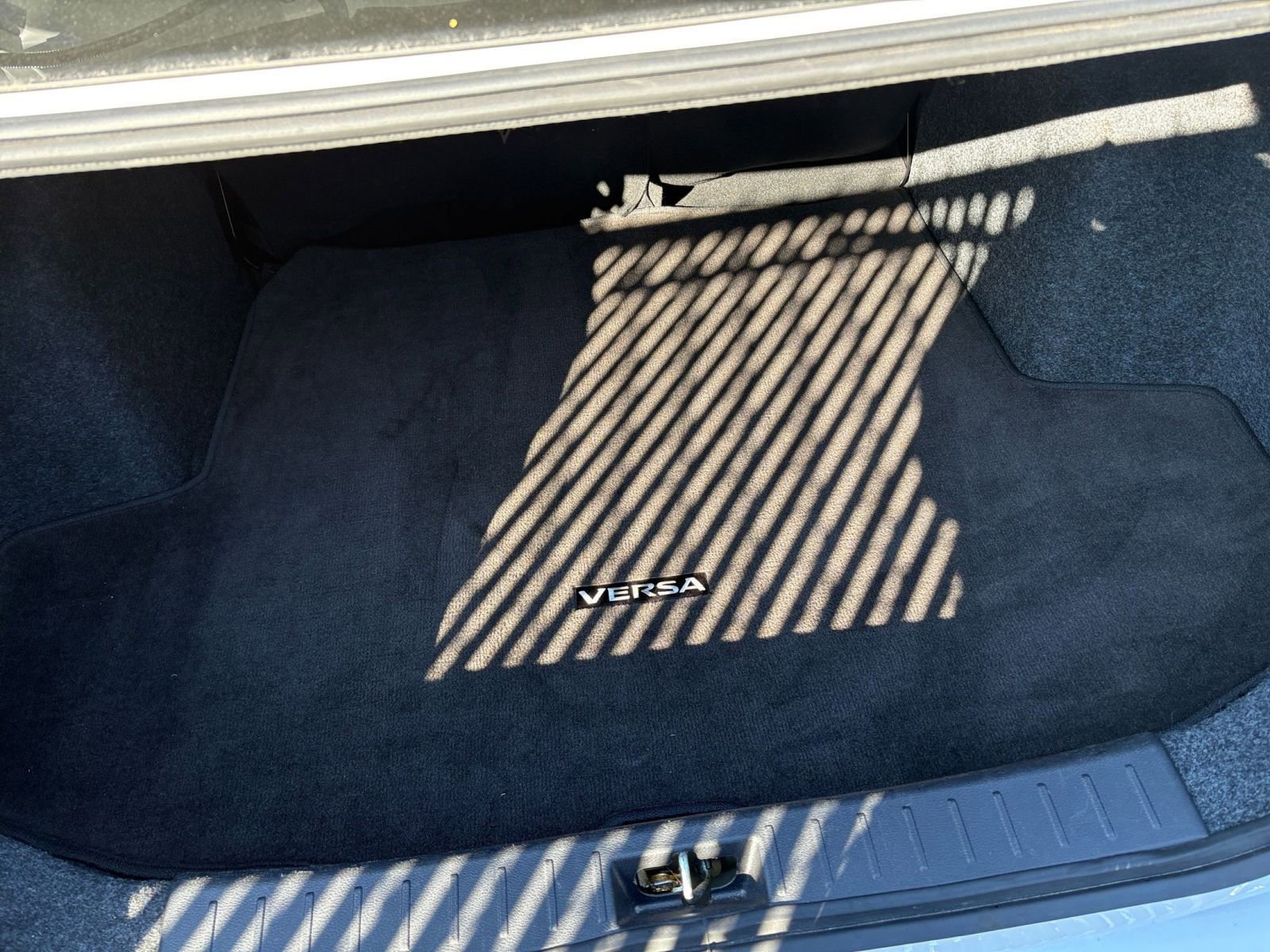 Used 2025 Nissan Versa SV image 29