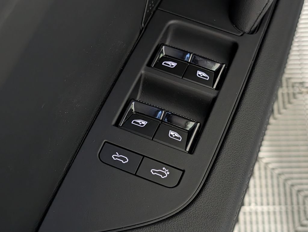 New 2026 Porsche Cayenne S AWD/4WD image 28
