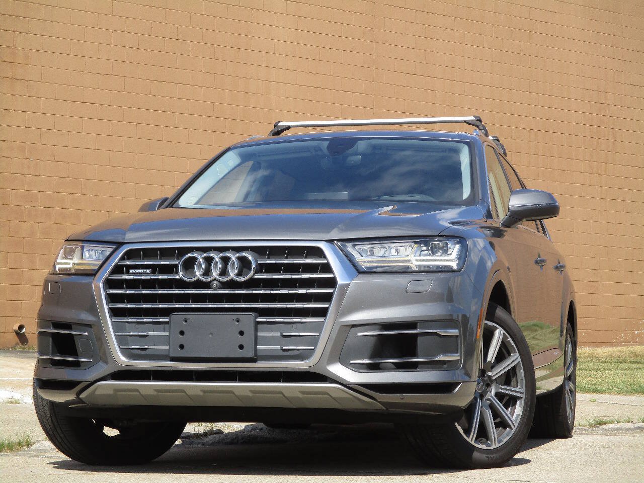 Used 2017 Audi Q7 3.0T Prestige AWD/4WD image 1