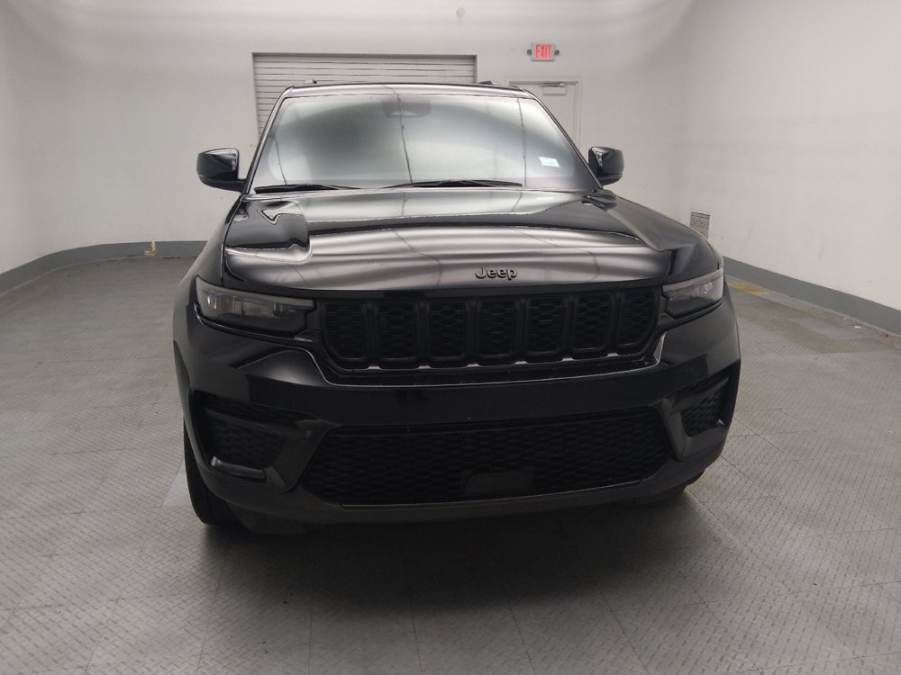 Used 2023 Jeep Grand Cherokee Altitude AWD/4WD image 14