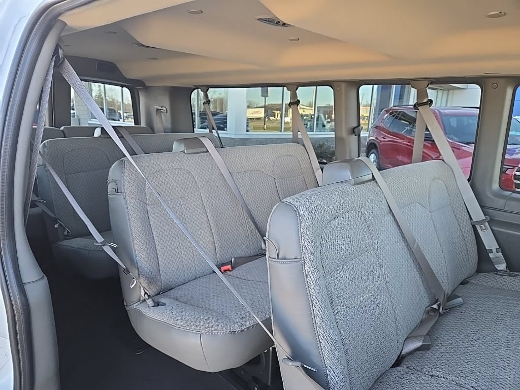Used 2025 Chevrolet Express 3500 LT w/ LT Preferred Equipment Group RWD image 13