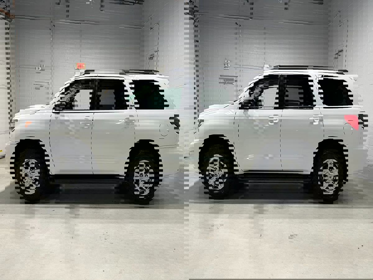 Used 2016 Toyota Sequoia SR5 image 18