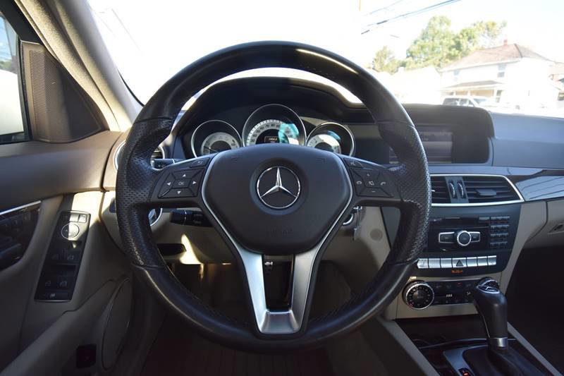 Used 2014 Mercedes-Benz C 250 Sedan image 28