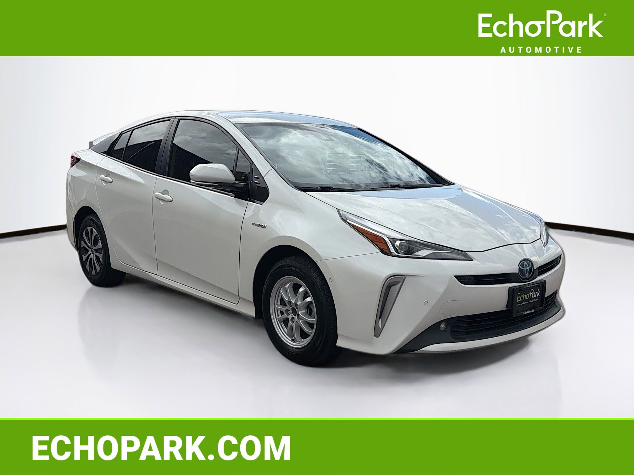 Used 2020 Toyota Prius XLE image 1