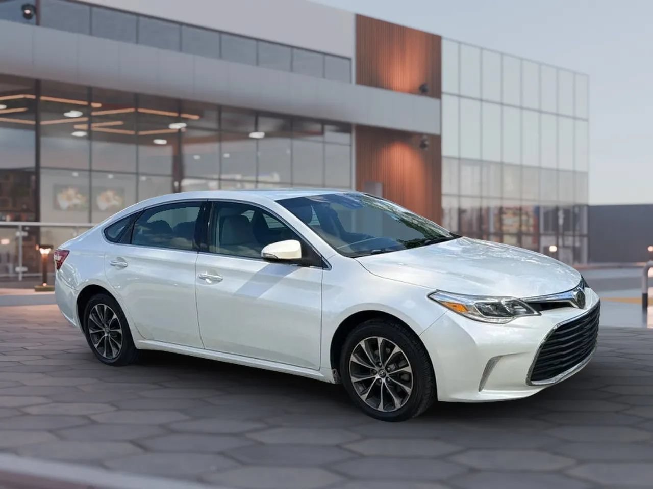Used 2017 Toyota Avalon XLE FWD image 14