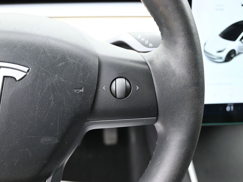 Used 2020 Tesla Model 3 Standard Range Plus image 13