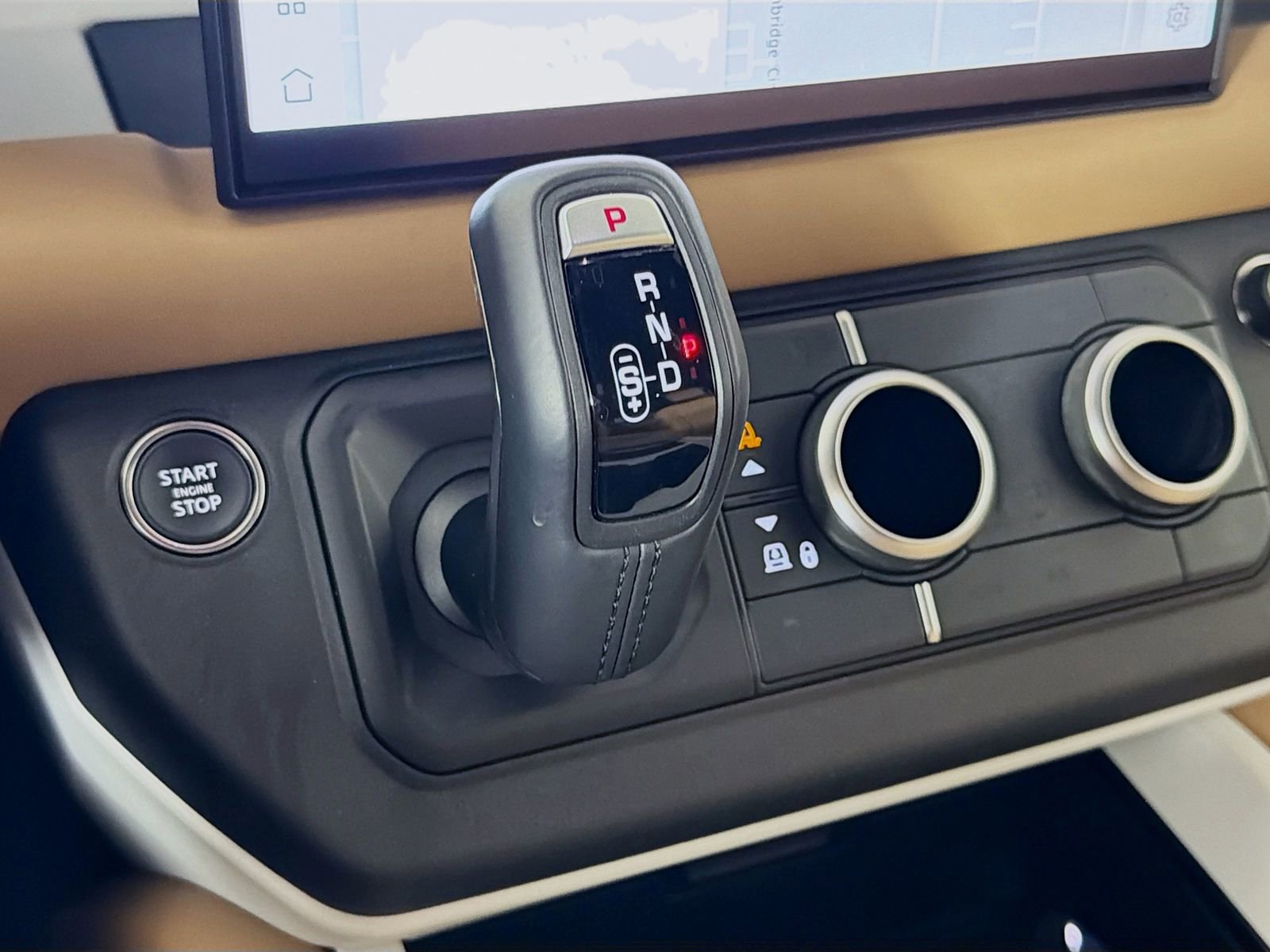 Certified 2025 Land Rover Defender 110 S AWD/4WD image 16