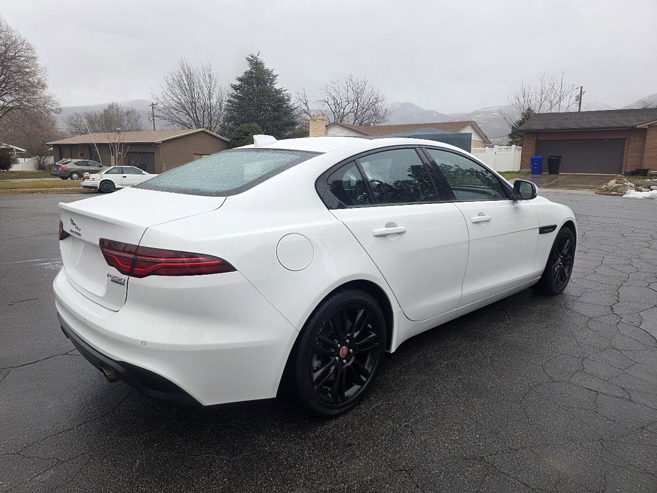 Used 2020 Jaguar XE S image 6