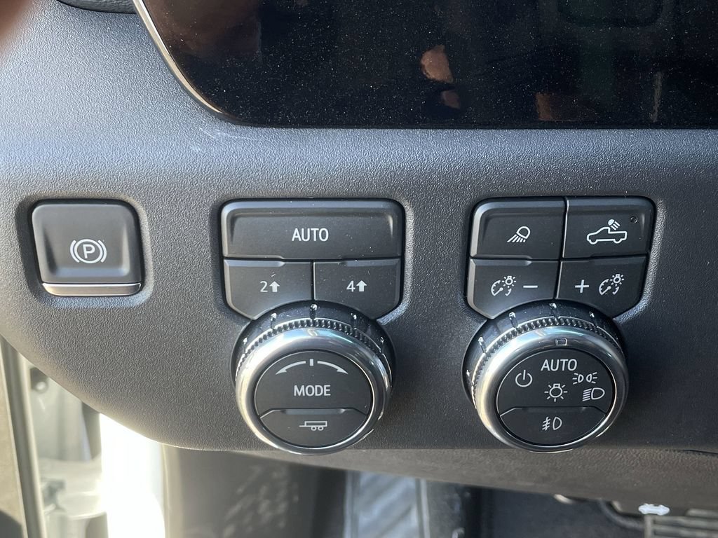 New 2026 GMC Sierra 1500 SLT AWD/4WD image 18