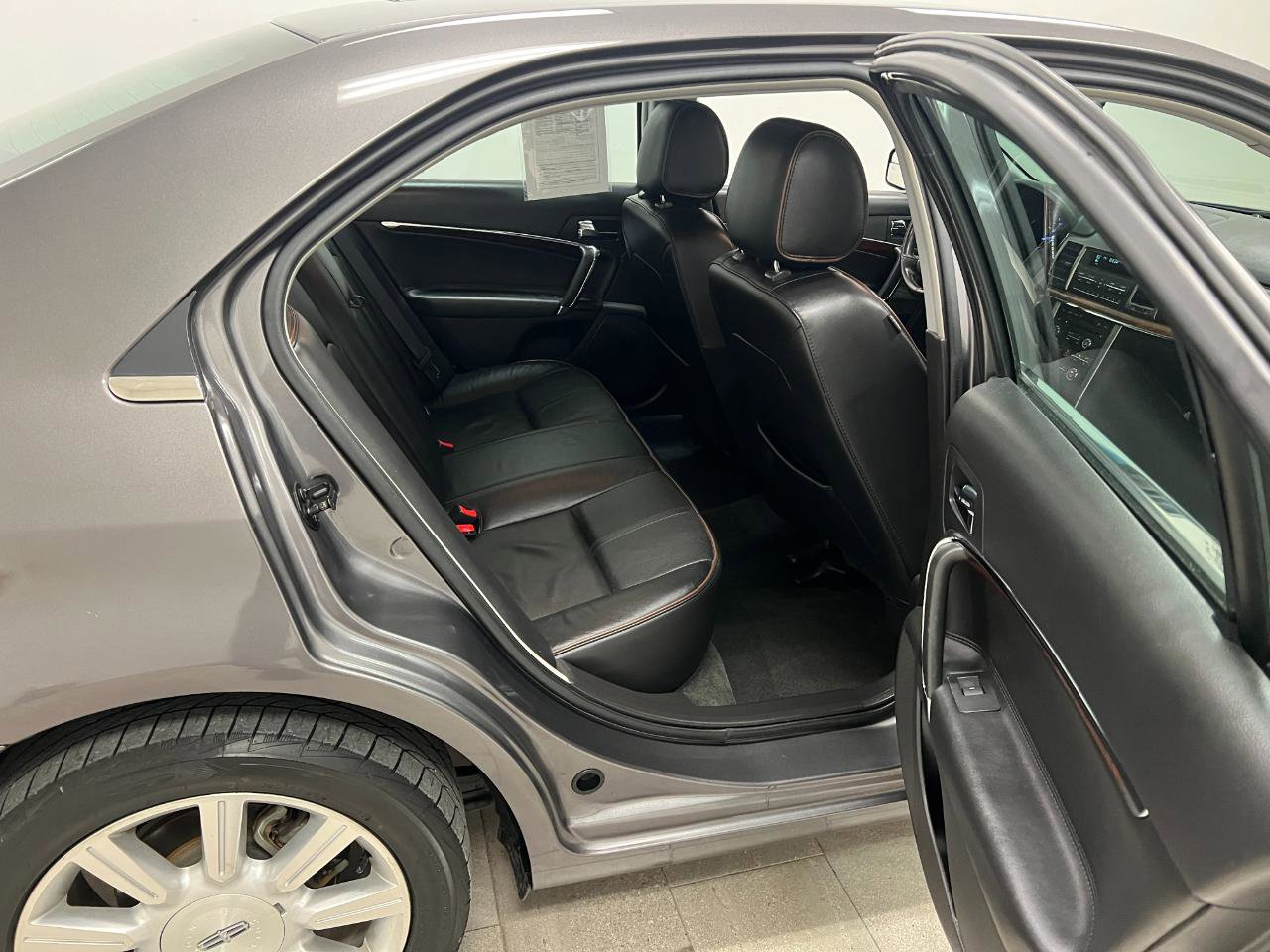 Used 2012 Lincoln MKZ FWD image 32