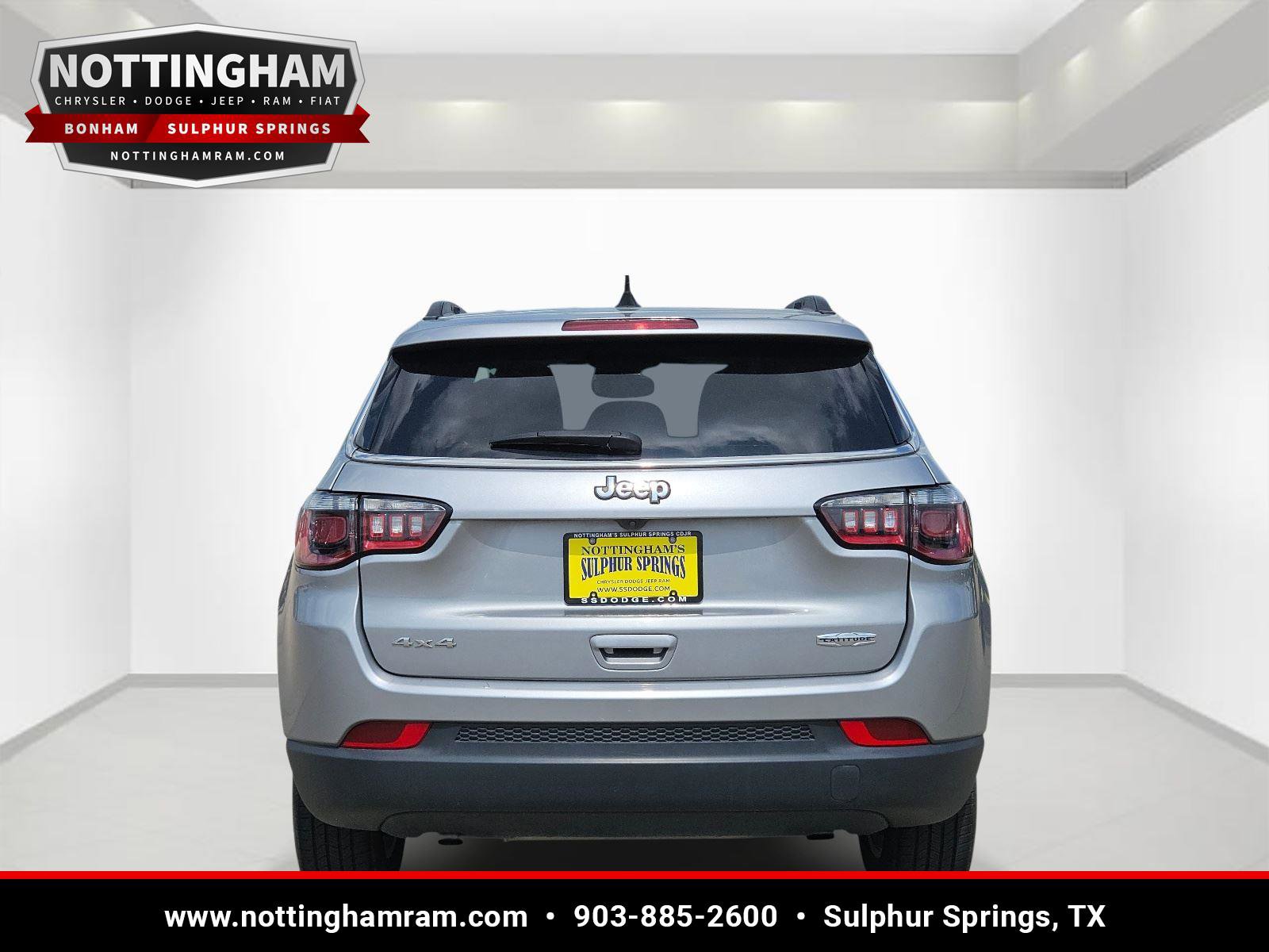 Used 2024 Jeep Compass Latitude AWD/4WD image 5