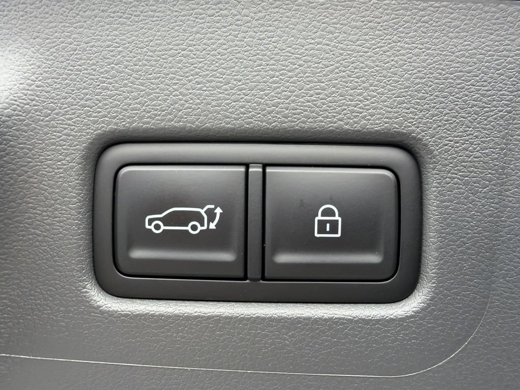 Used 2025 Hyundai Santa Fe Limited FWD image 19