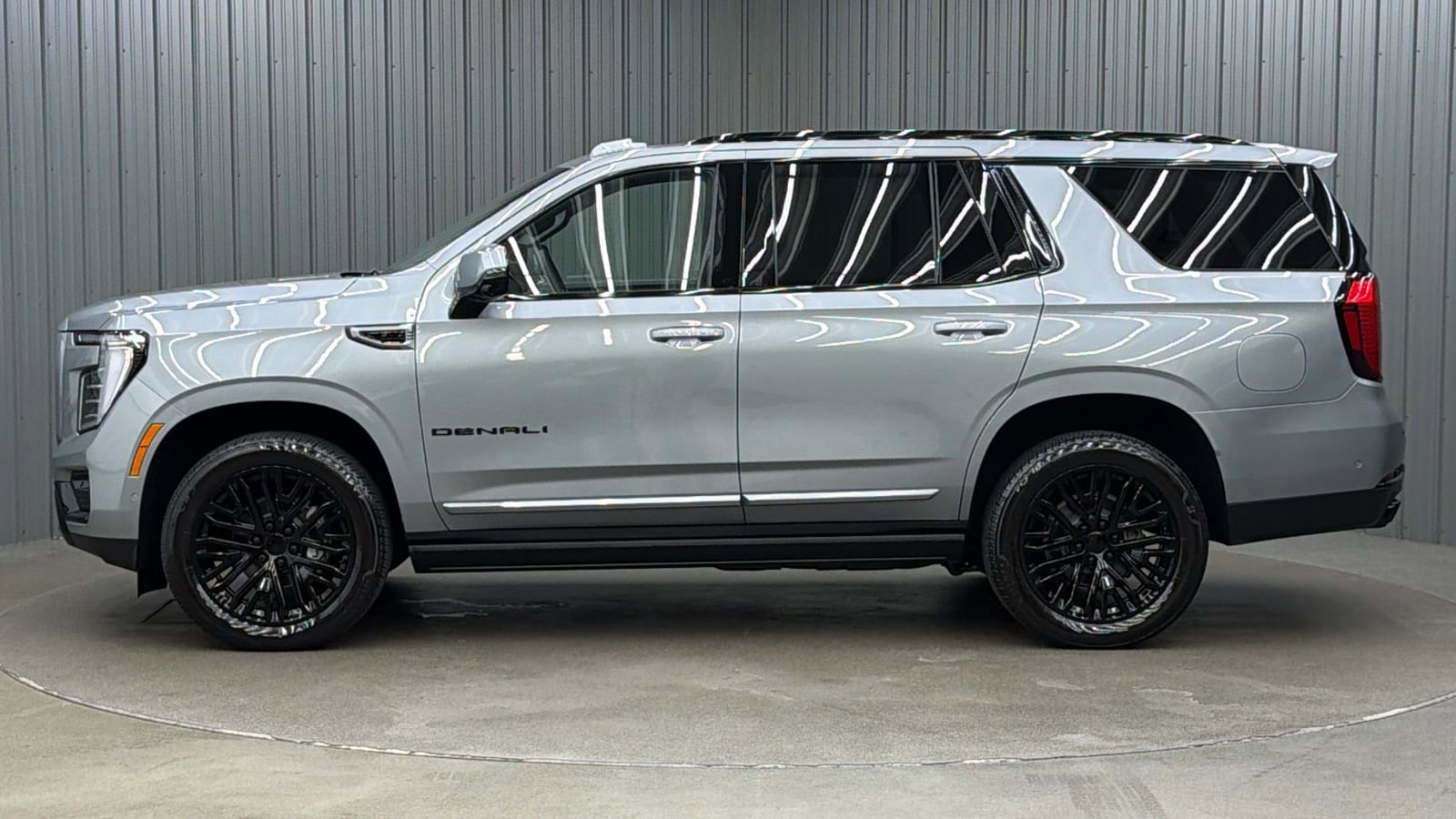 Used 2026 GMC Yukon Denali w/ Sun & Power Step Package AWD/4WD image 2