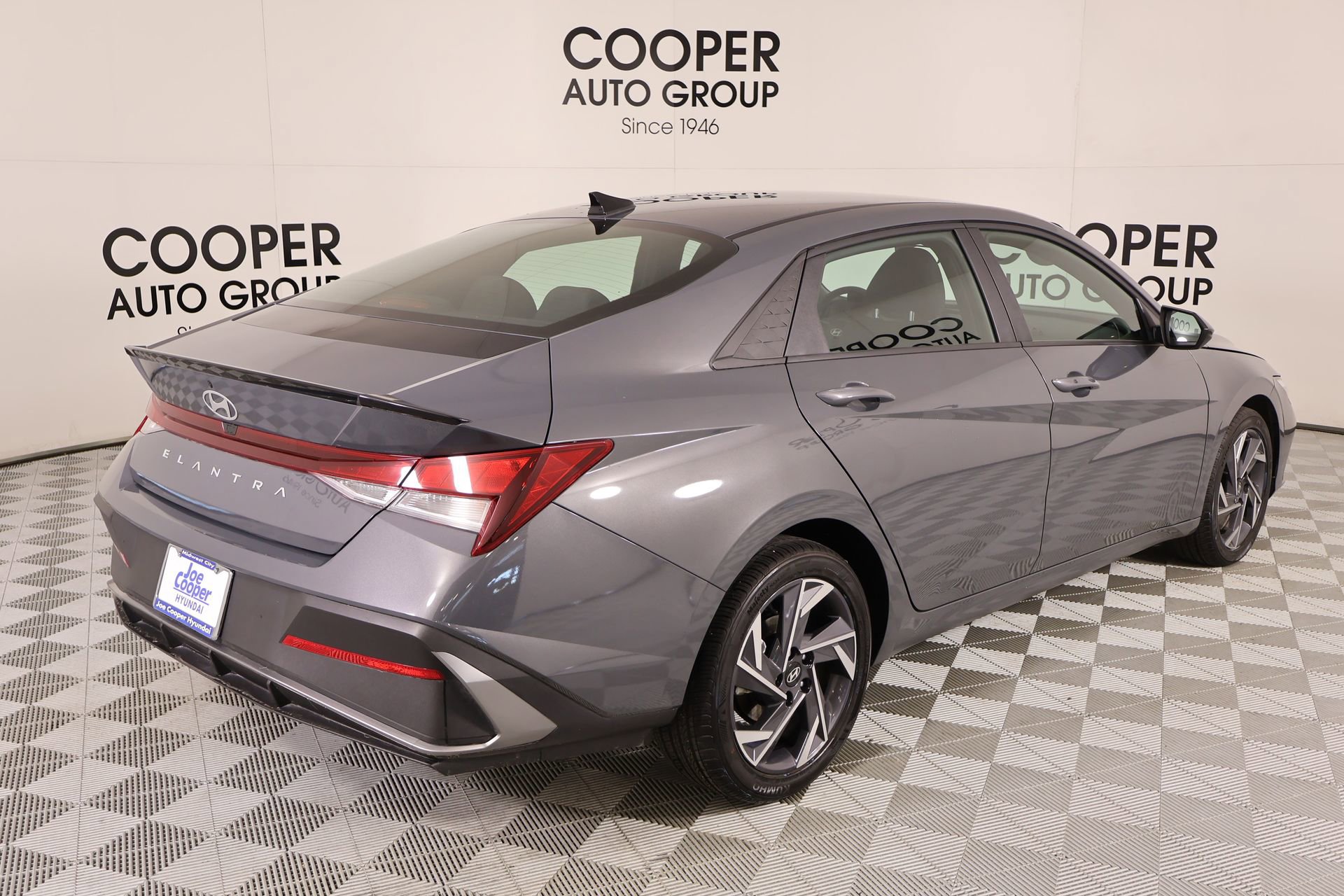 Certified 2025 Hyundai Elantra Sport image 19