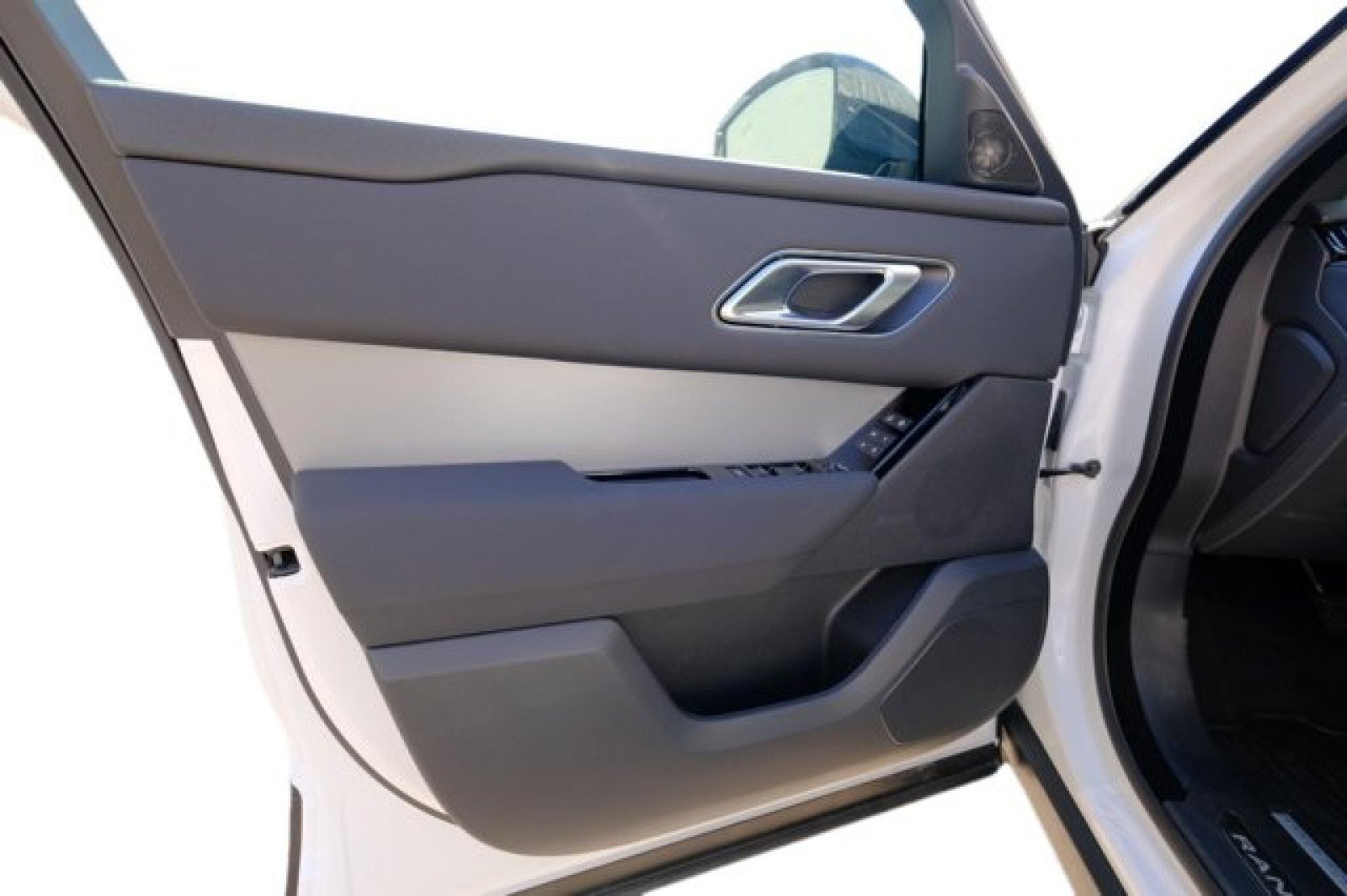 New 2025 Land Rover Range Rover Velar S image 11