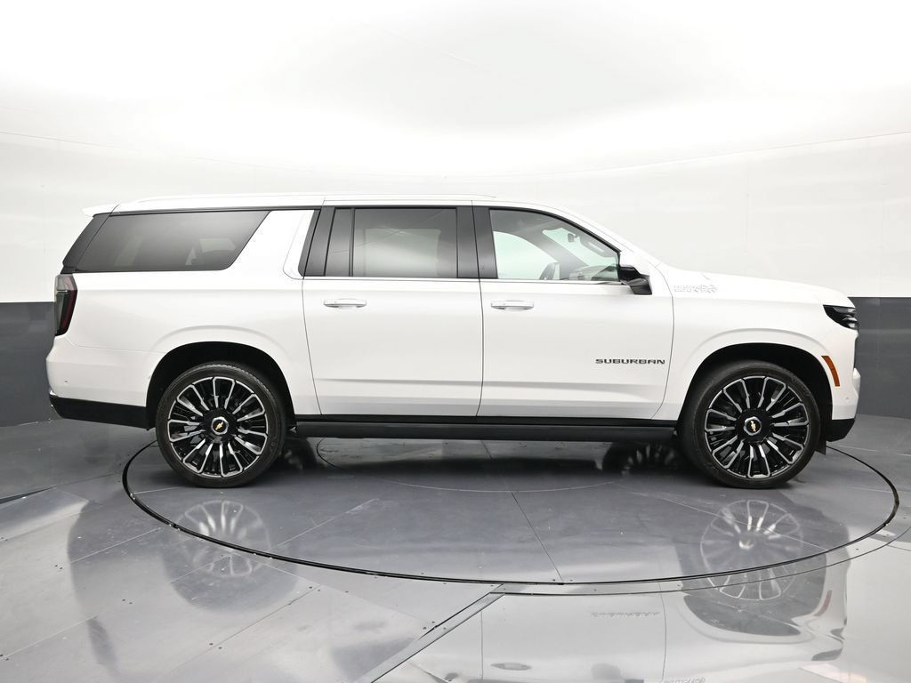 Used 2025 Chevrolet Suburban High Country AWD/4WD image 6