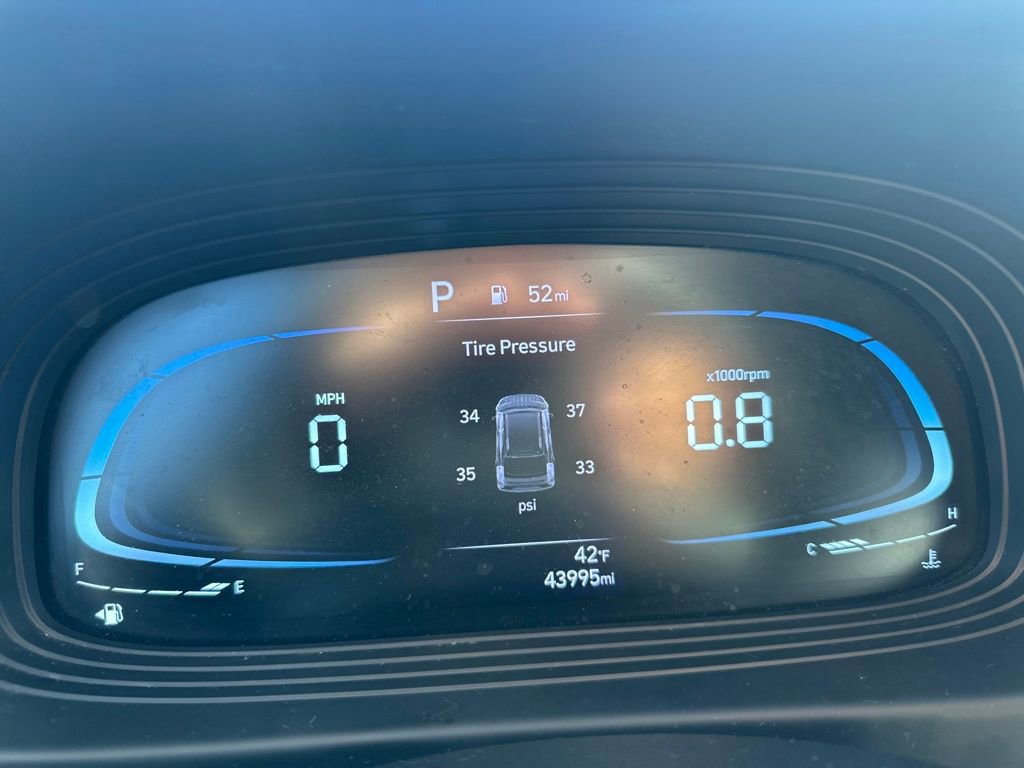 Used 2023 Hyundai Venue SEL image 14