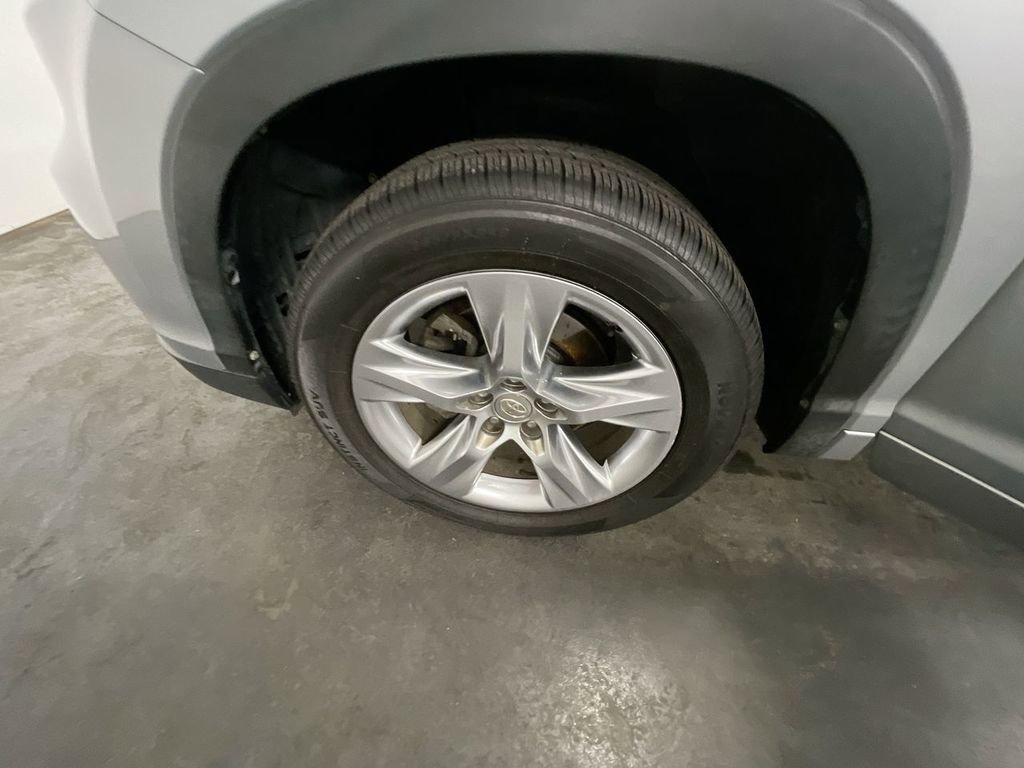 Used 2014 Toyota Highlander Limited Platinum image 31