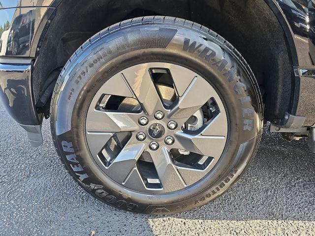 Used 2023 Ford F150 Lightning Lariat image 34