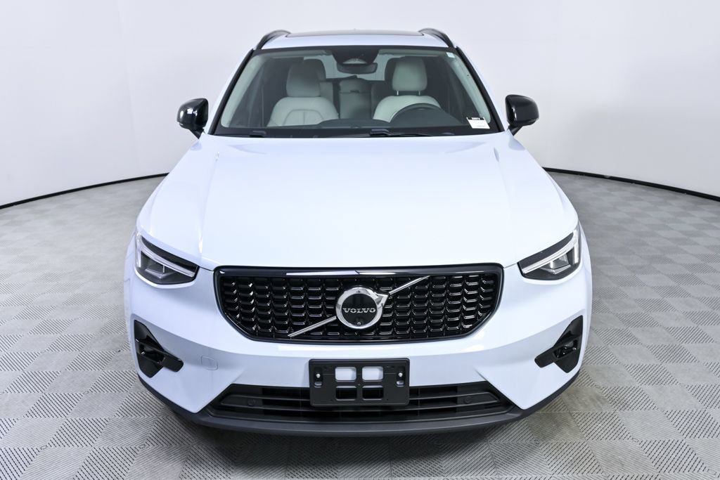 Certified 2024 Volvo XC40 B5 Plus w/ Protection Package Premier image 37