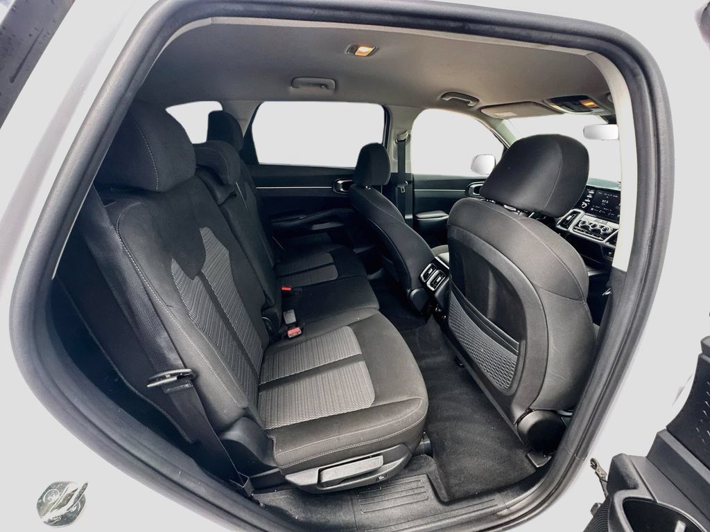Used 2023 Kia Sorento LX FWD image 24