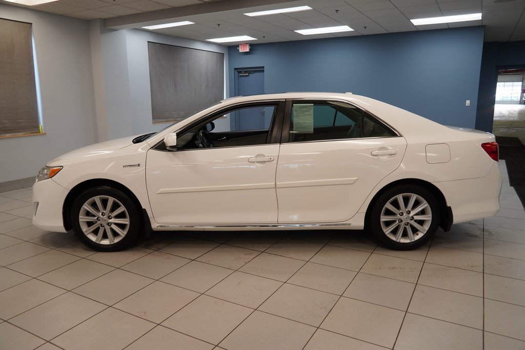 Used 2014 Toyota Camry XLE image 2