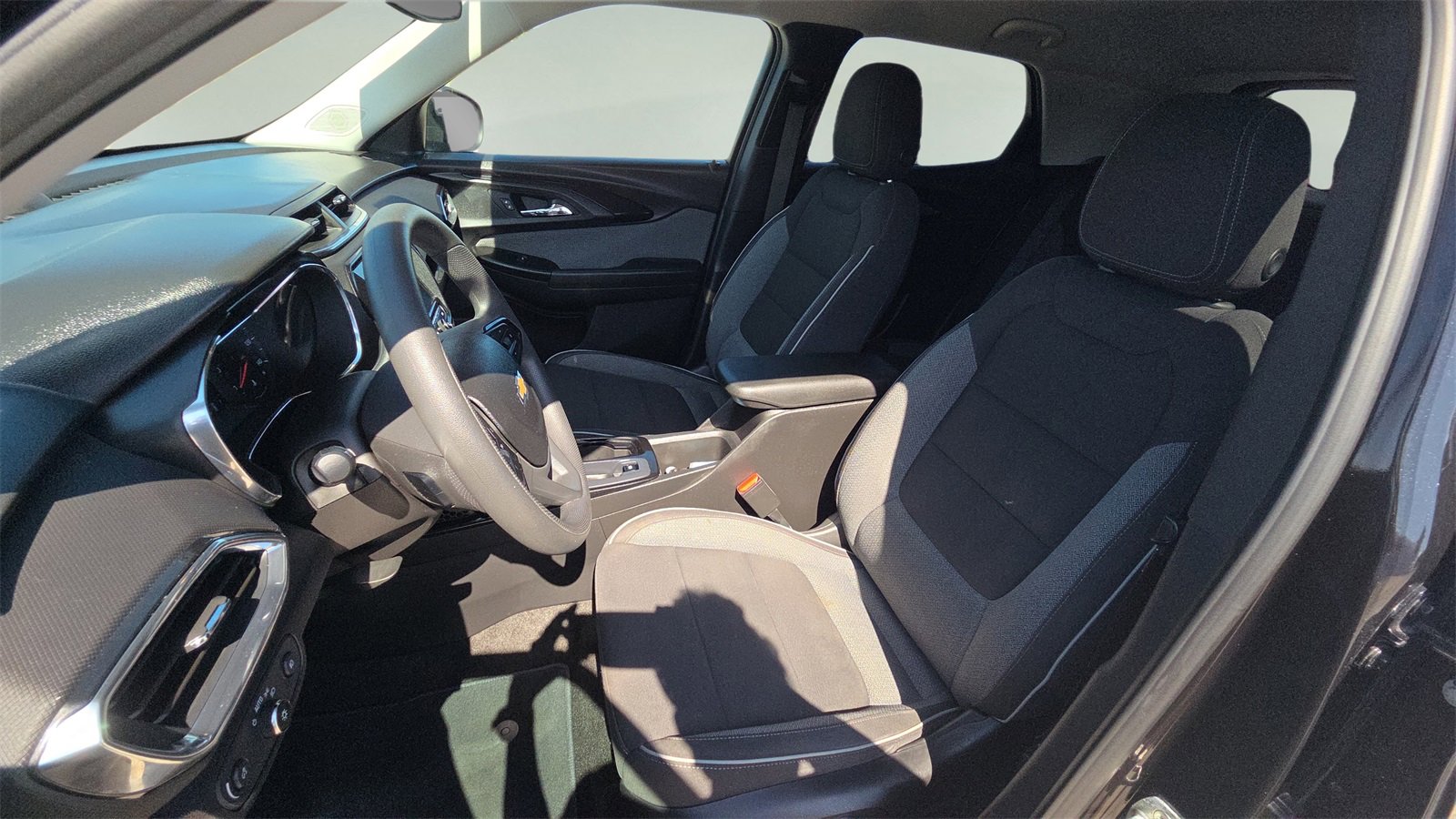 Used 2021 Chevrolet TrailBlazer LT w/ Convenience Package image 24