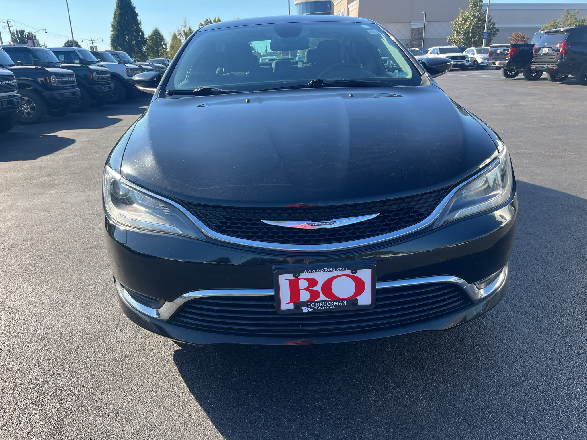 Used 2016 Chrysler 200 Limited w/ Convenience Group FWD image 2