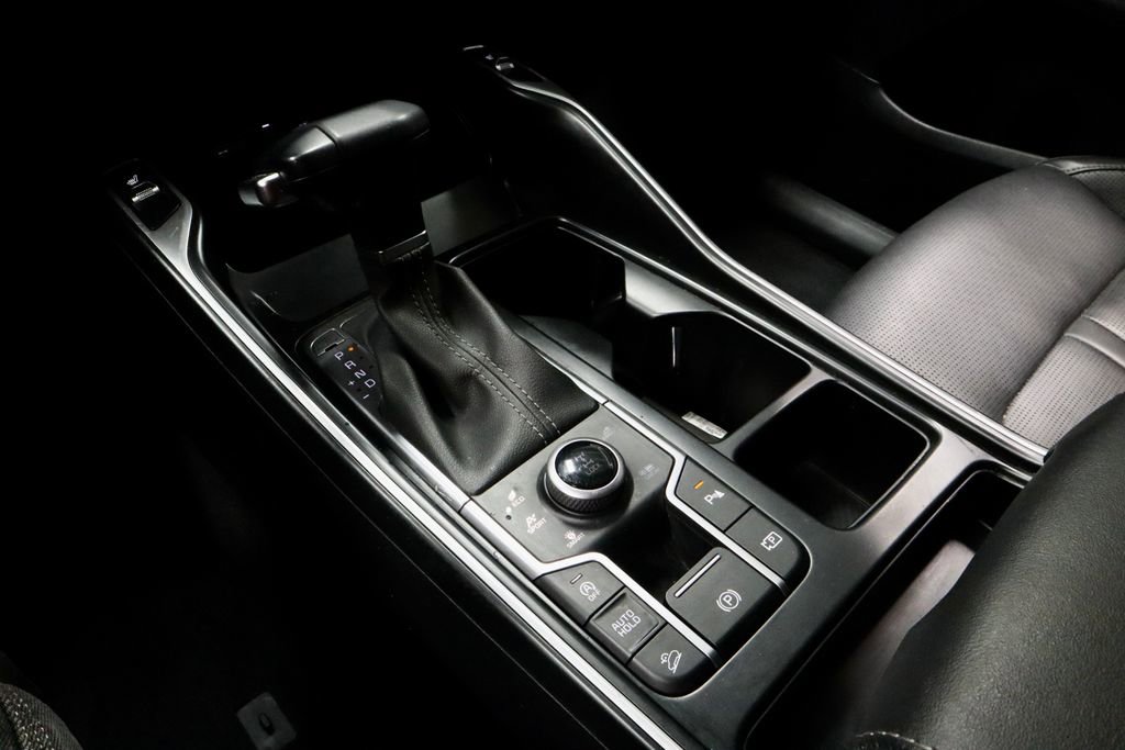 Used 2025 Kia Sorento S image 32