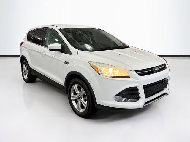 Used 2015 Ford Escape SE image 3