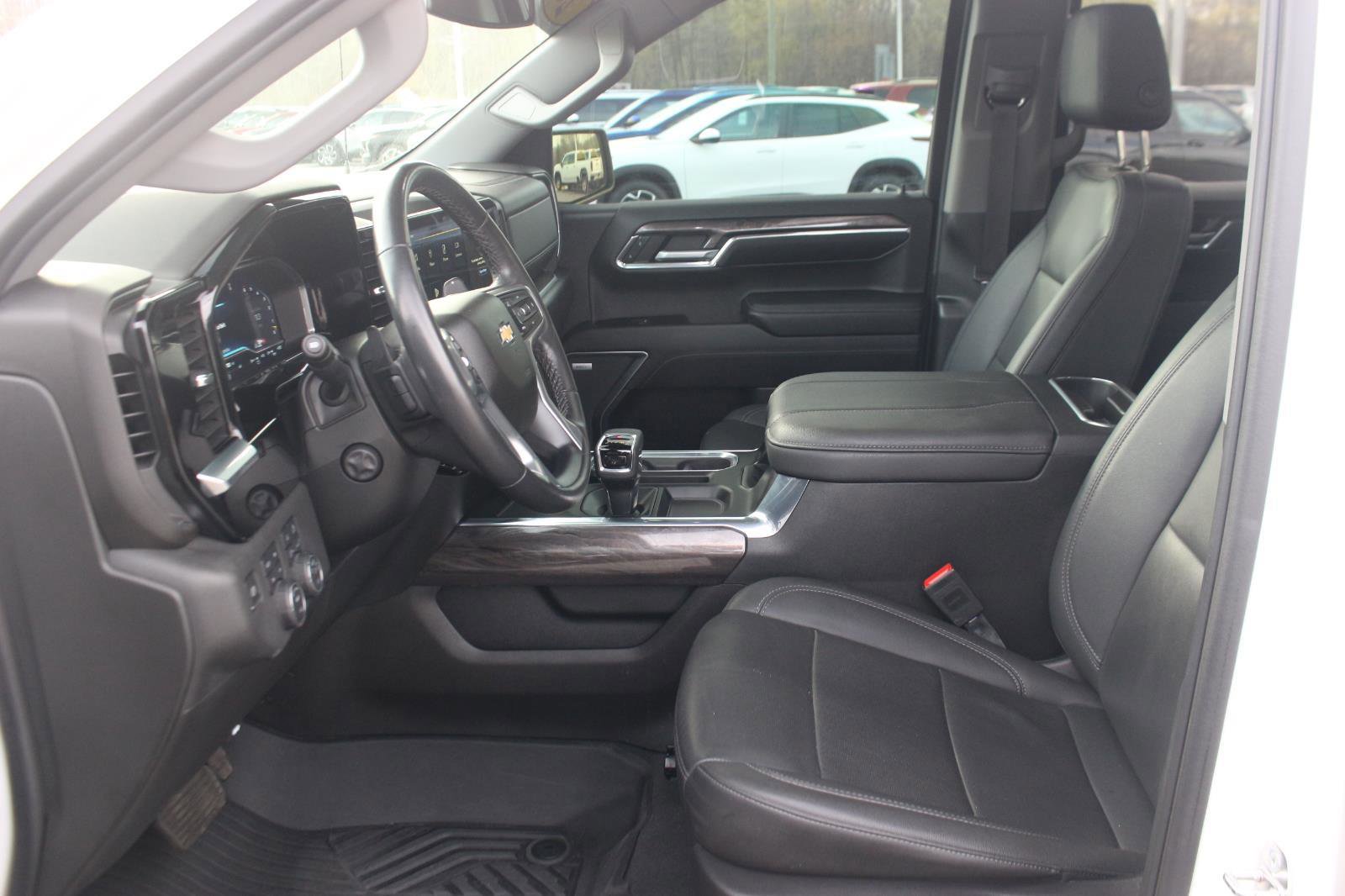 Used 2023 Chevrolet Silverado 1500 LTZ w/ LTZ Premium Package image 16