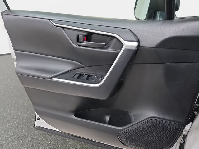Certified 2025 Toyota RAV4 LE AWD/4WD image 24