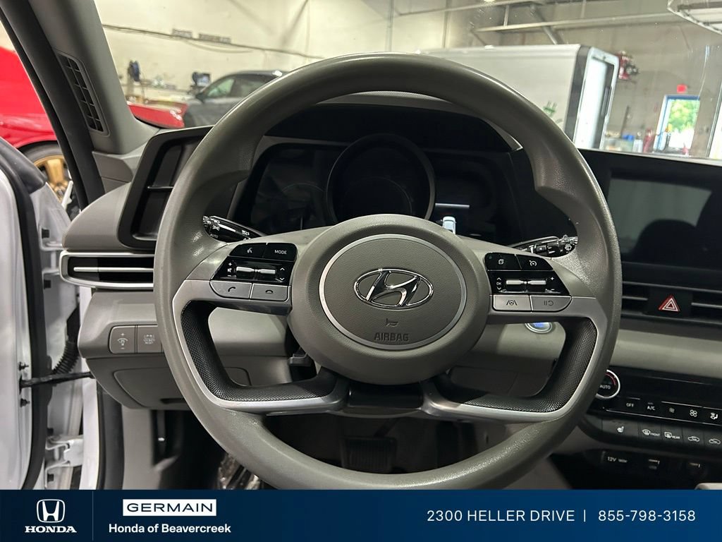 Used 2023 Hyundai Elantra Blue FWD image 16