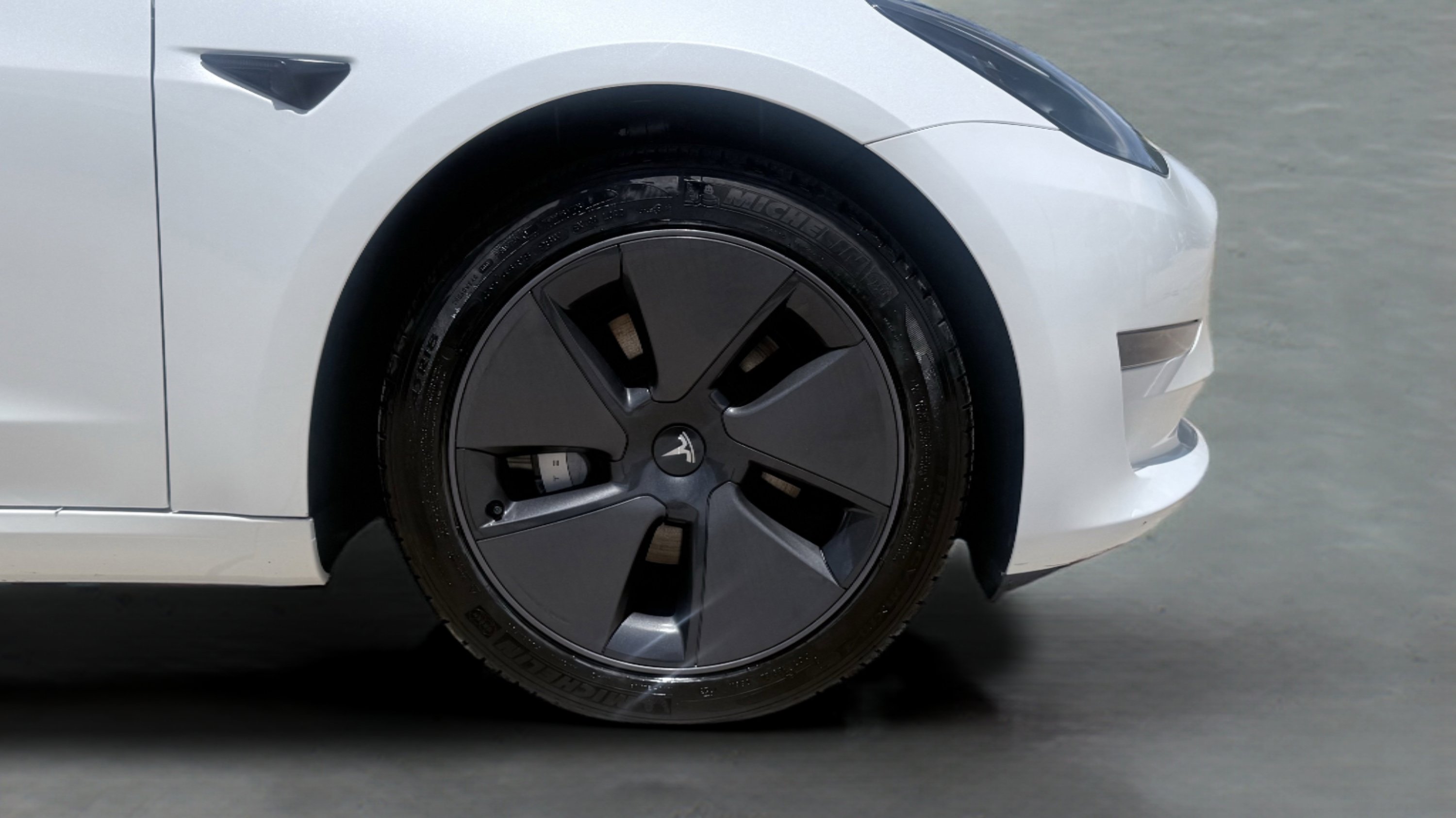 Used 2023 Tesla Model 3 Standard Range RWD image 9