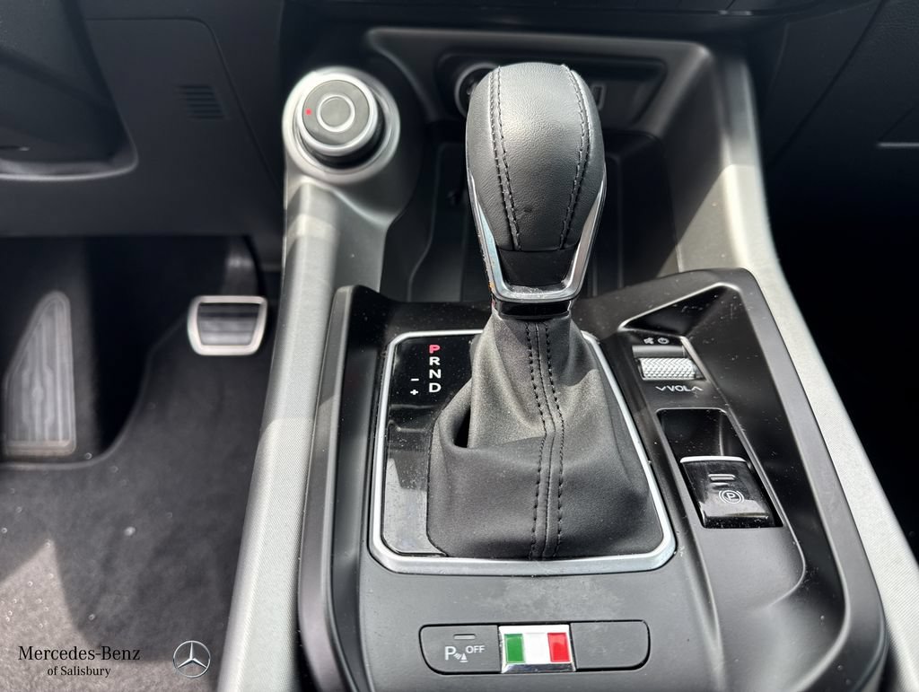 Used 2025 Alfa Romeo Tonale AWD/4WD image 12