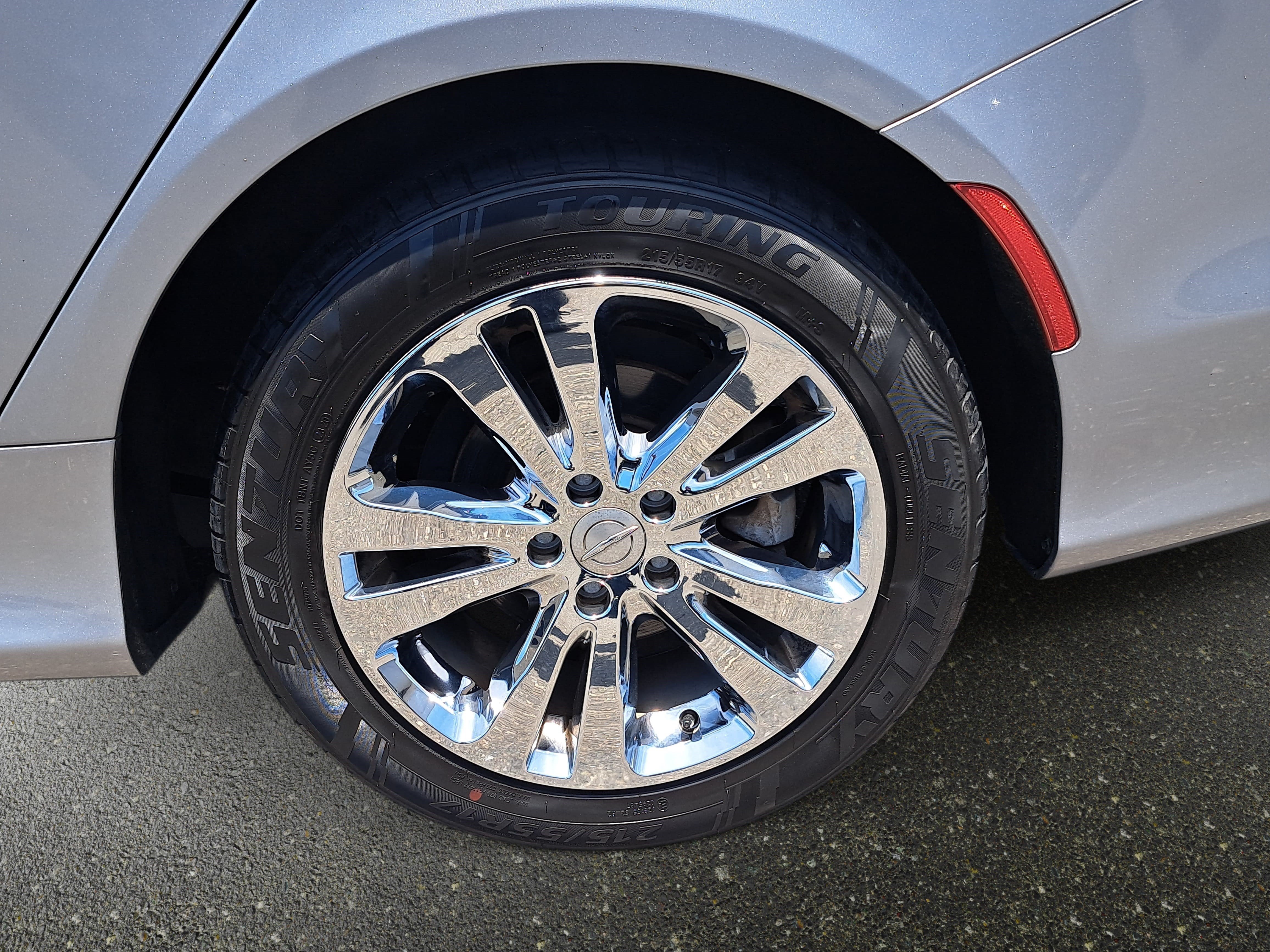 Used 2017 Chrysler 200 Limited Platinum FWD image 30