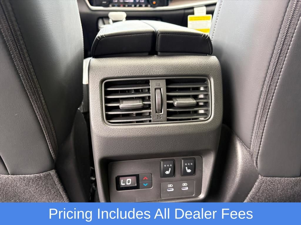 Used 2026 Nissan Rogue Platinum w/ Platinum Premium Package AWD/4WD image 22