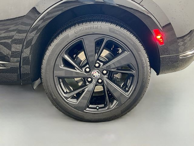 Used 2023 Buick Envision Essence w/ Sport Touring Package AWD/4WD image 36