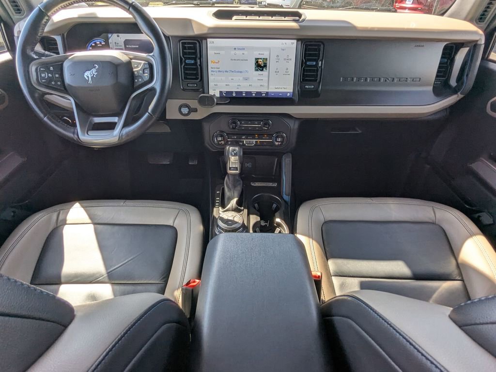 Used 2023 Ford Bronco Wildtrak image 17