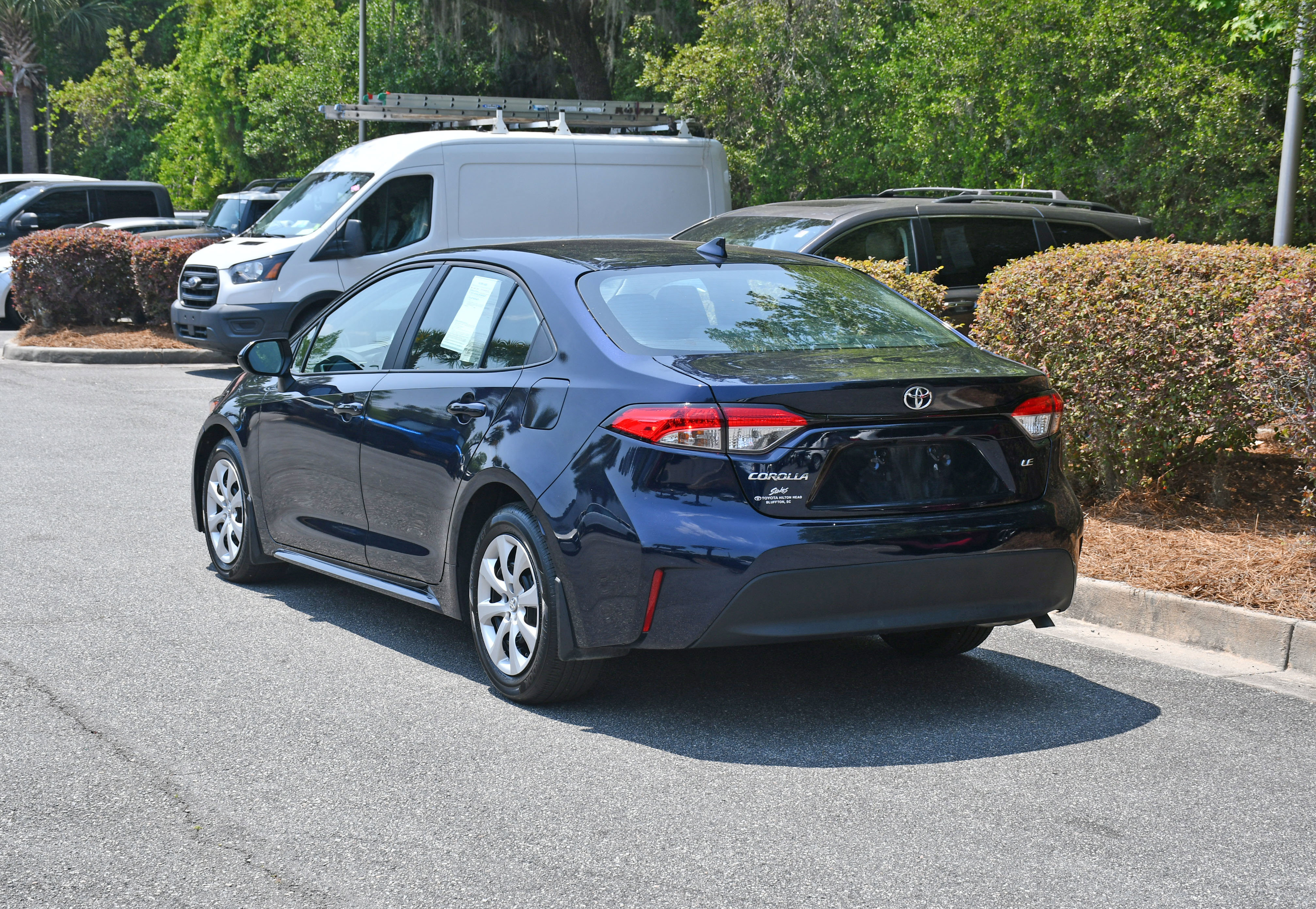 Used 2025 Toyota Corolla LE FWD image 3