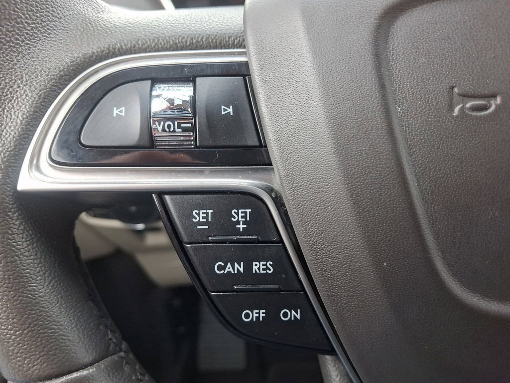 Used 2019 Lincoln Nautilus Premier AWD/4WD image 21