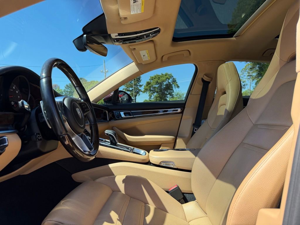 Used 2018 Porsche Panamera image 11