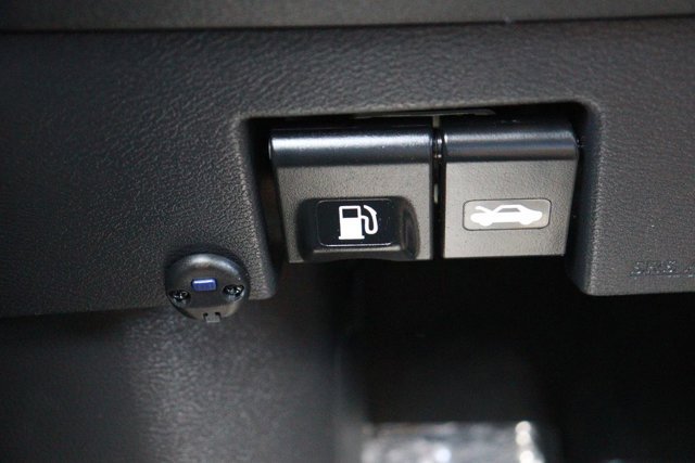 Used 2025 Nissan Versa SV FWD image 22