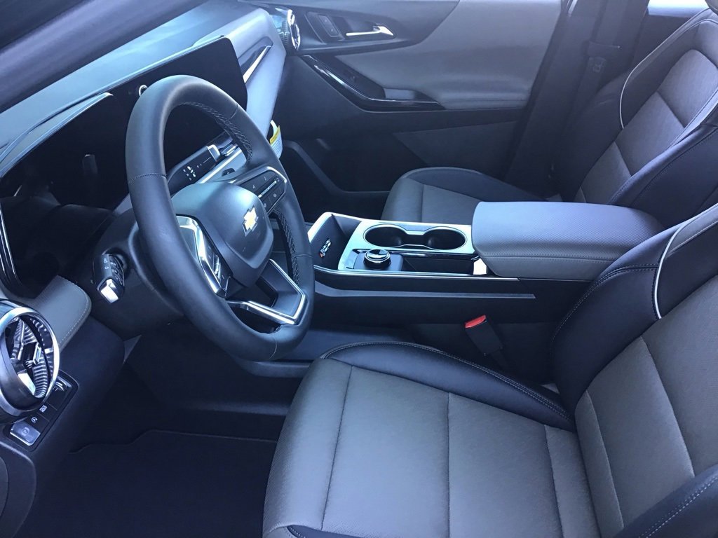 New 2026 Chevrolet Equinox LT w/ Convenience Package II image 7