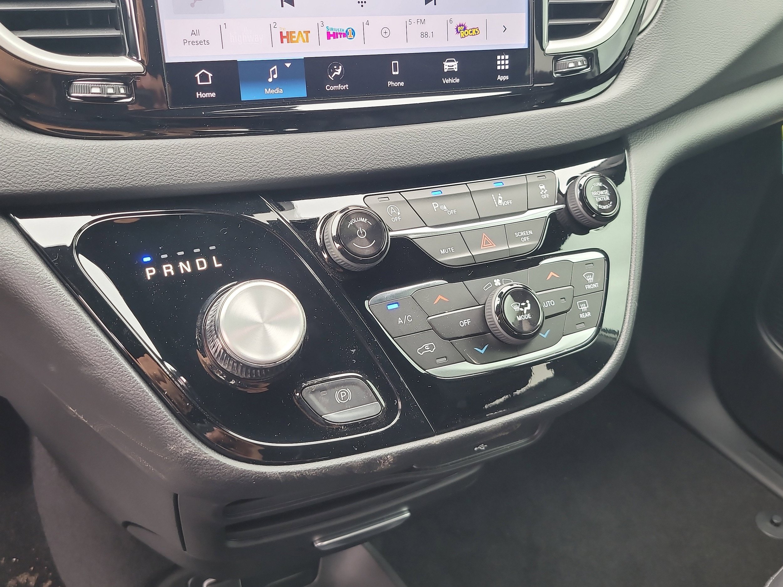 New 2026 Chrysler Voyager LX FWD image 20