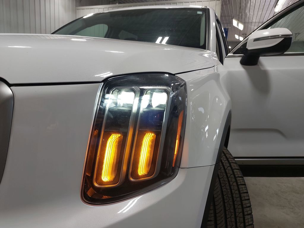 Used 2025 Kia Telluride S image 33