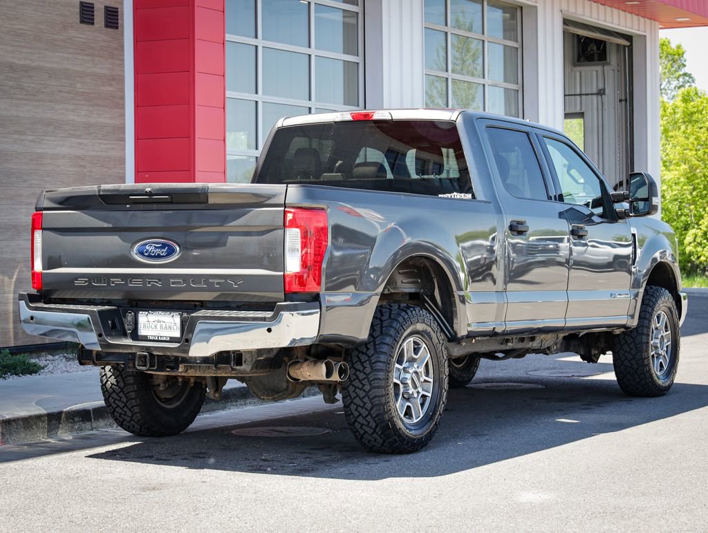 Used 2019 Ford F250 XLT w/ XLT Value Package AWD/4WD image 3