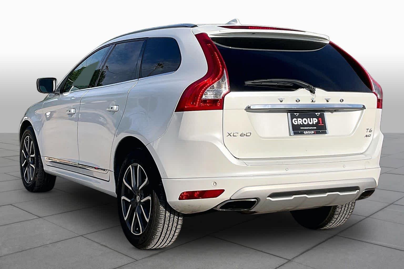 Used 2017 Volvo XC60 T6 Dynamic w/ Preferred Option Package AWD/4WD image 12