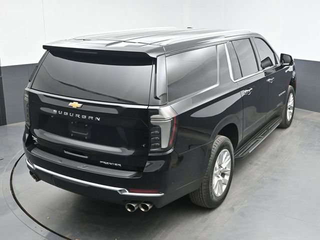 Used 2025 Chevrolet Suburban Premier AWD/4WD image 25