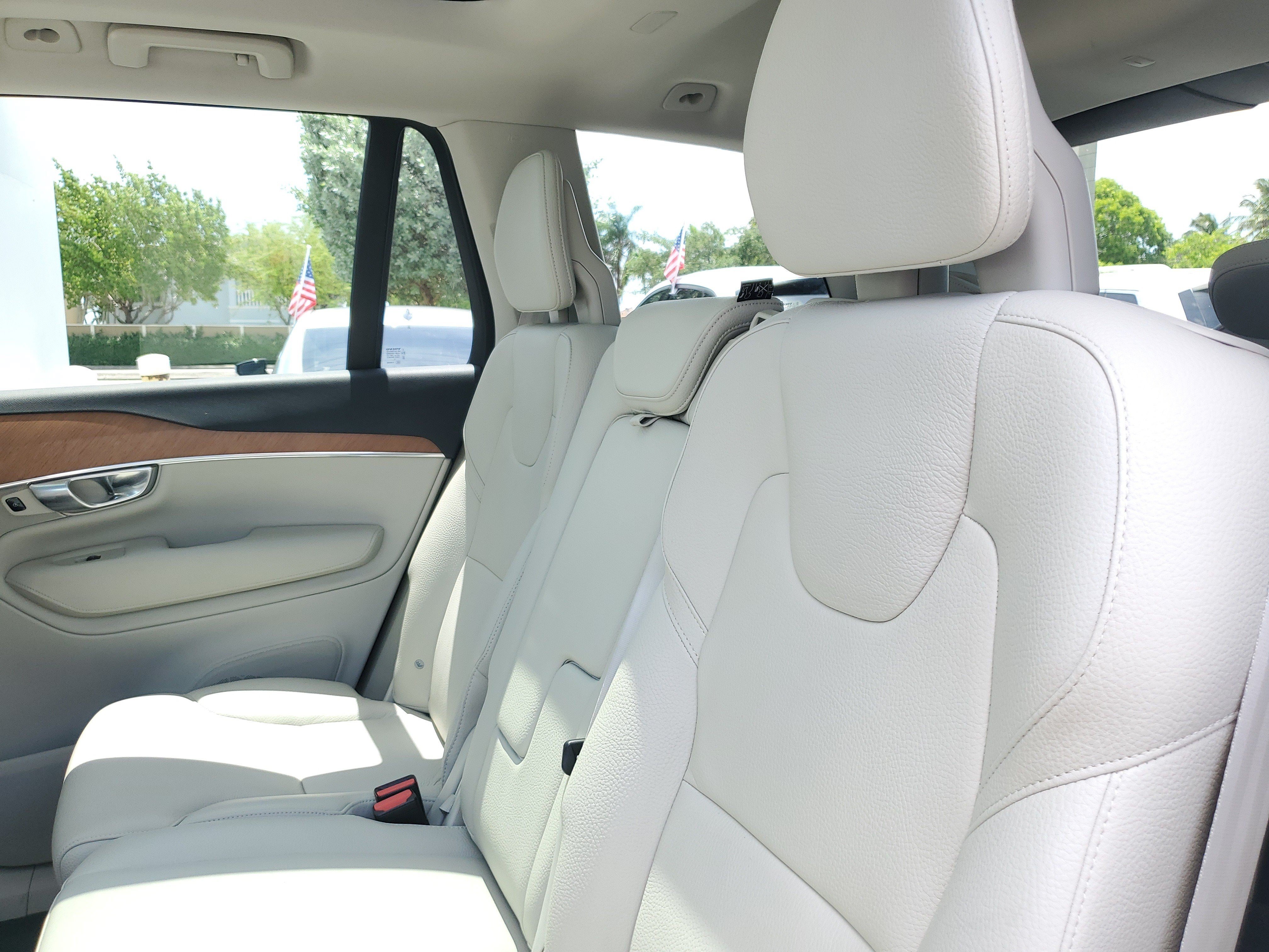 Used 2022 Volvo XC90 T6 Momentum w/ Protection Package Premier AWD/4WD image 14